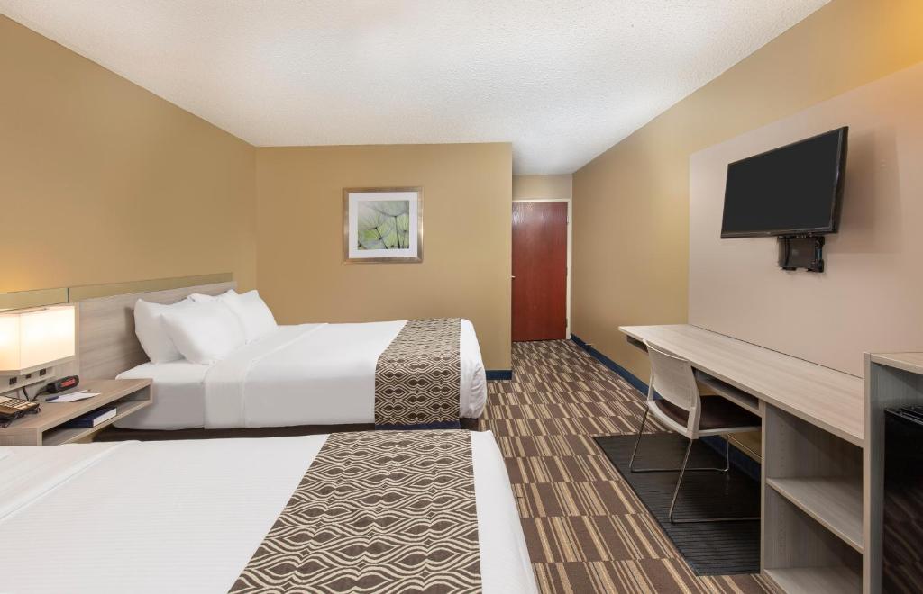 Microtel Inn & Suites by Wyndham Dry Ridge - Suite Estudio Con 2 Camas Grandes - No Fumadores