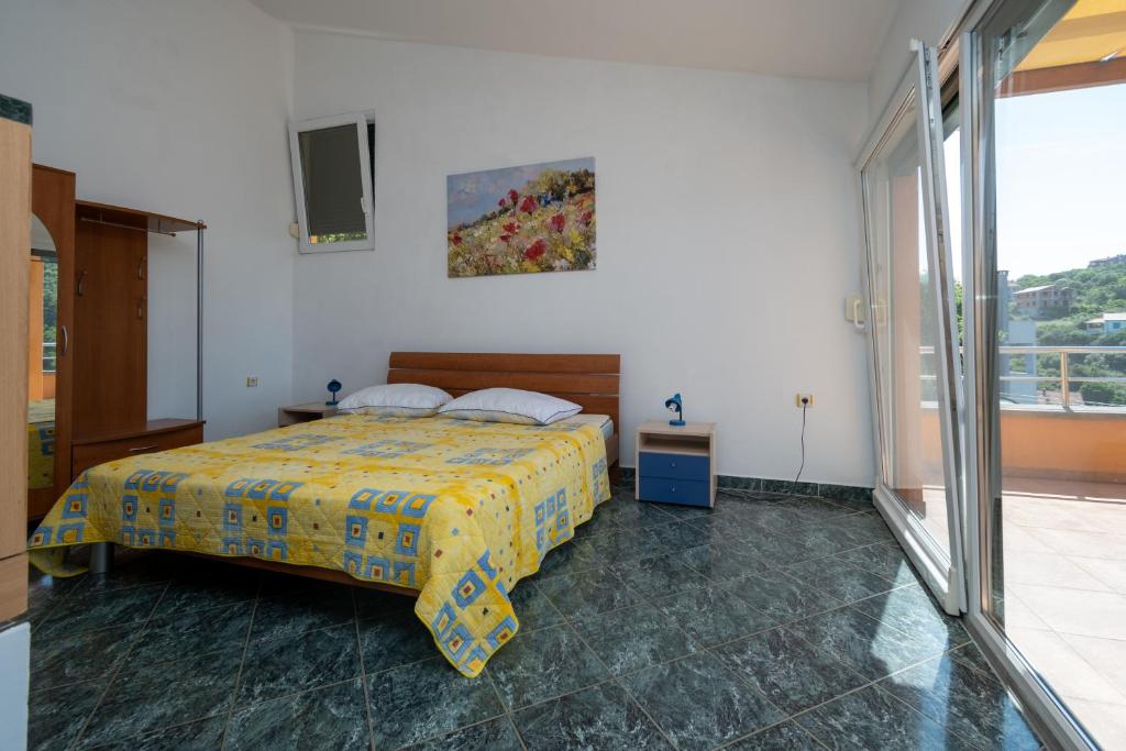 Posteľ alebo postele v izbe v ubytovaní Apartments with parking spaces Sali, Dugi otok - 17791