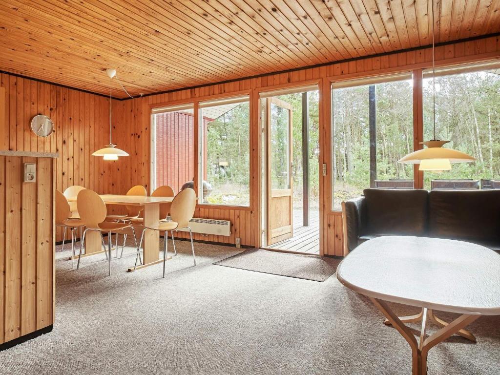 Posezení v ubytování Holiday home Aakirkeby XLVIII