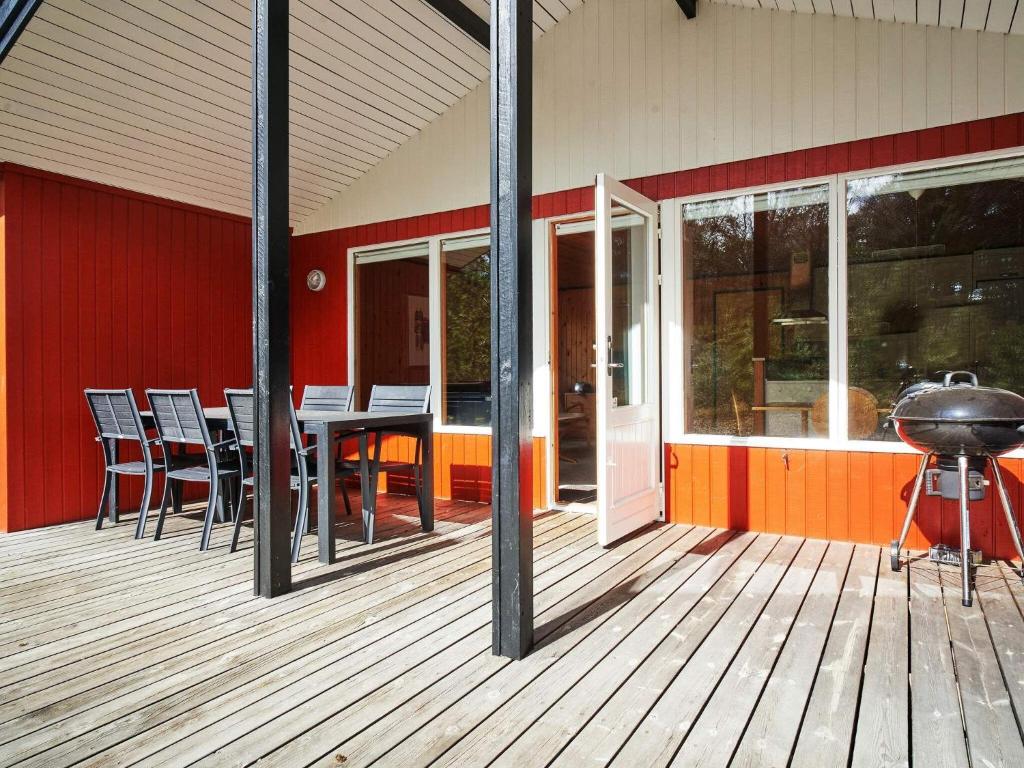 Patio nebo venkovní prostory v ubytování Holiday home Aakirkeby XLVIII