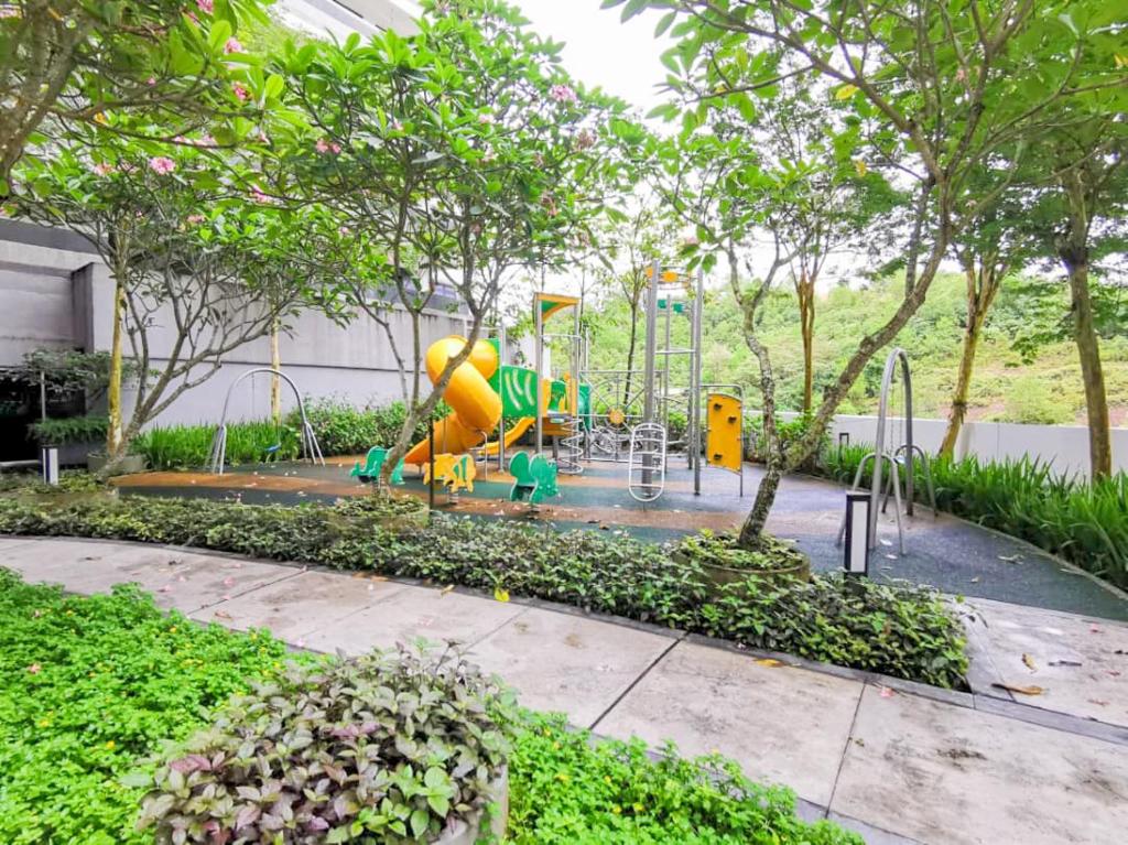 Herní místnost nebo prostor pro děti v ubytování Meridin Medini Suite by Nest Home【LEGOLAND】