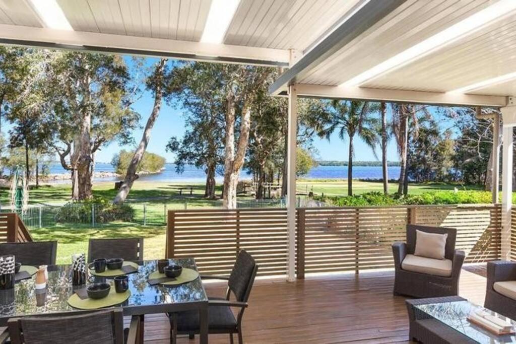 Breakwater House, Lakeside (updated prices 2024)