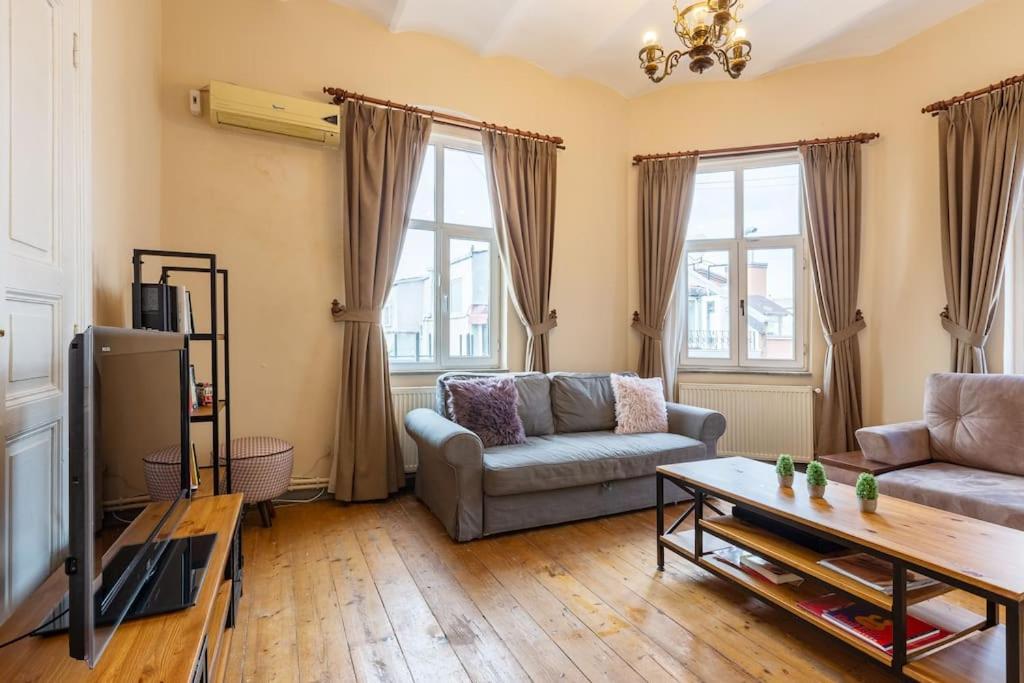 Historical, Comfy 2+1 Apartment