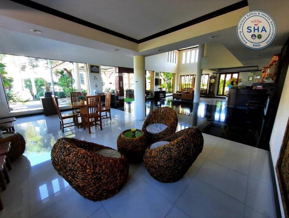 Area soggiorno di Ariya inn Chiangrai