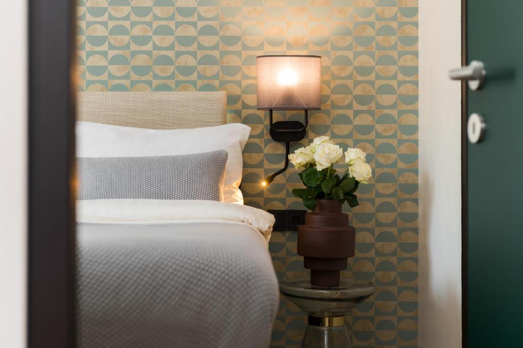 A bed or beds in a room at master Mirabell