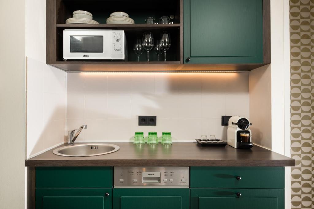 A kitchen or kitchenette at master Mirabell