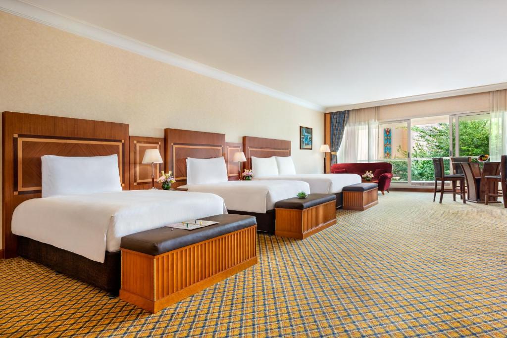 Al Raha Beach Hotel - 