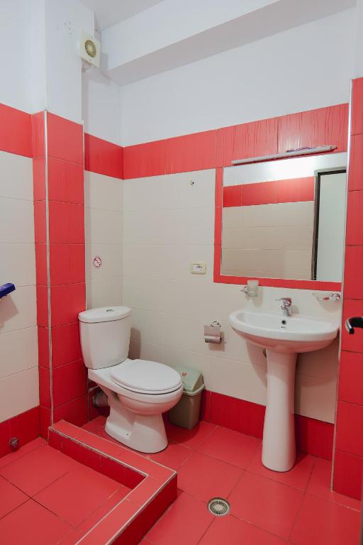 Koupelna v ubytování Hotel Argjiro