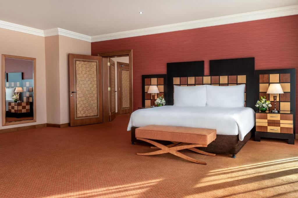 Al Raha Beach Hotel - 