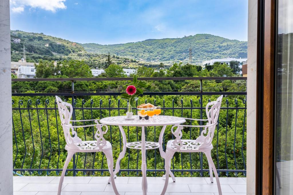 Nespecifikovaný výhled na hory nebo výhled na hory při pohledu z bed and breakfast