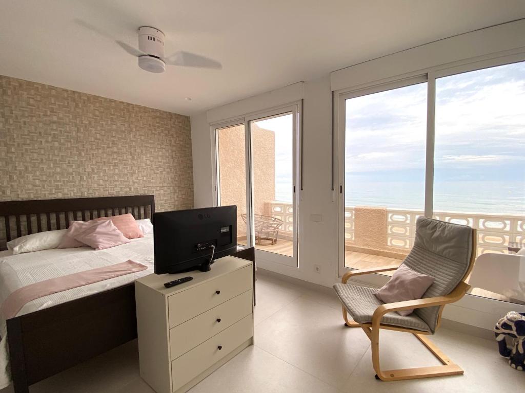 Modern beachfront townhouse, El Perelló – Bijgewerkte prijzen ...
