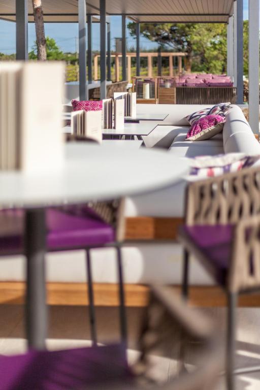 Balkón nebo terasa v ubytování Domaine de Verchant & Spa - Relais & Châteaux