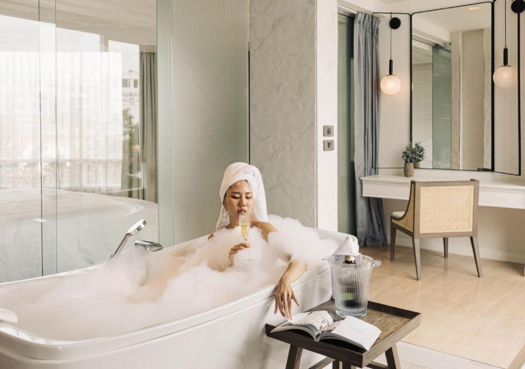 
Sensory Suite With Jacuzzi (24 Hours Room Use)
