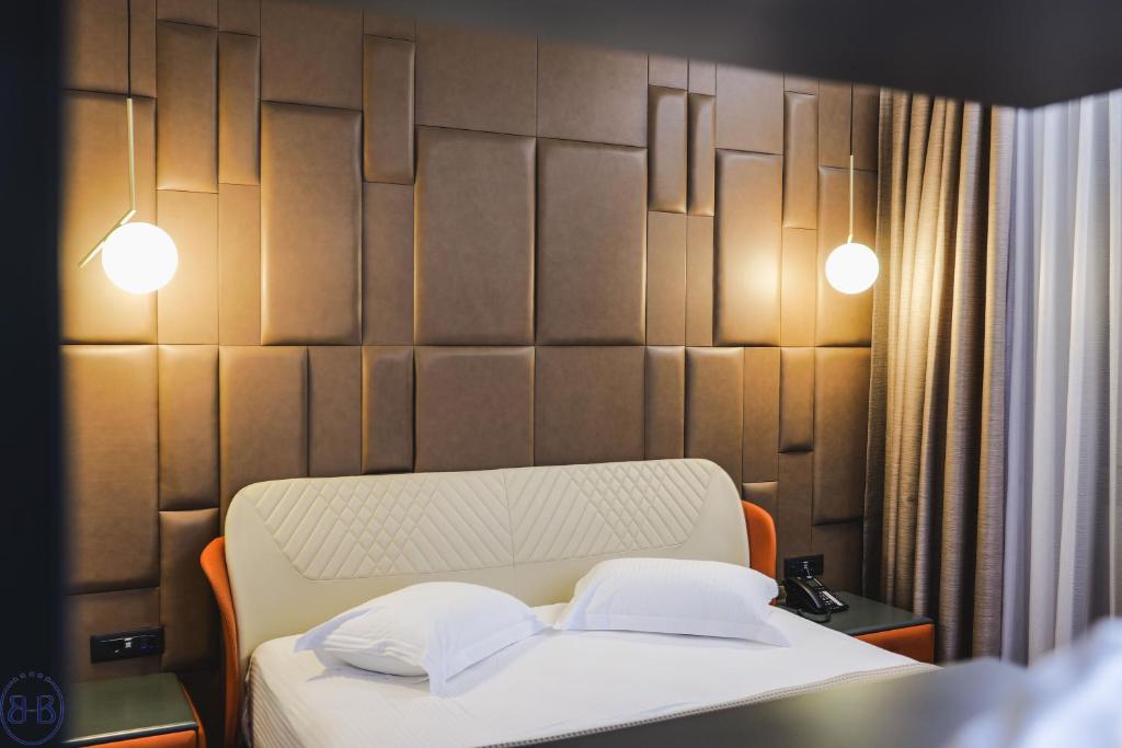 Postel nebo postele na pokoji v ubytování Hotel Saranda Butrinti, Affiliated by Melia