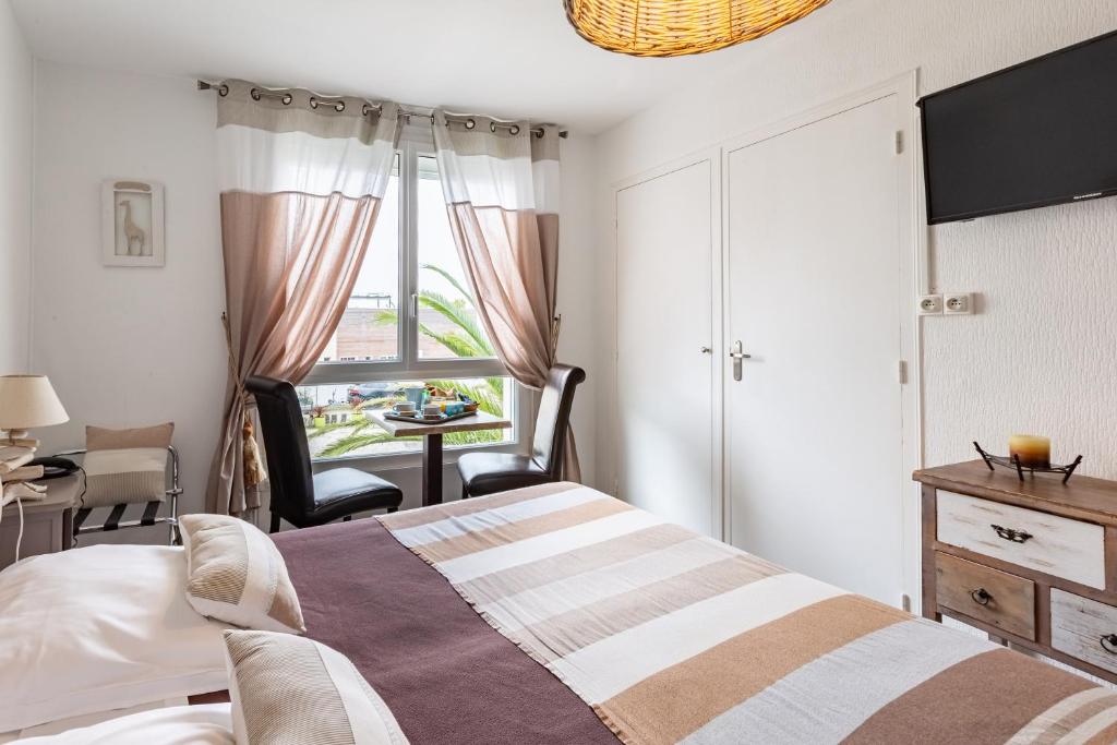Villa Cordouan - Double Room With Garden View