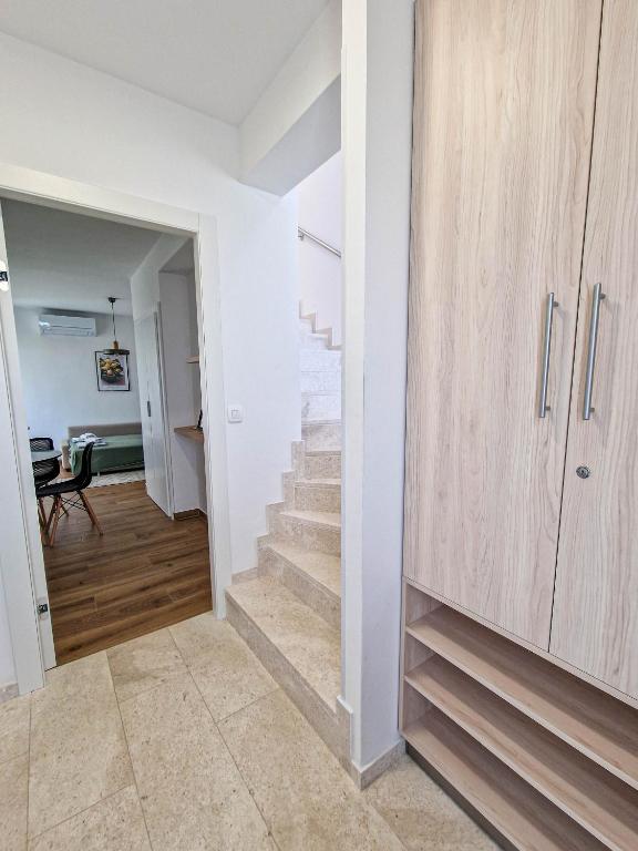 Zdjęcie z galerii obiektu Villa Miss Sunshine with private jacuzzi w Novalji