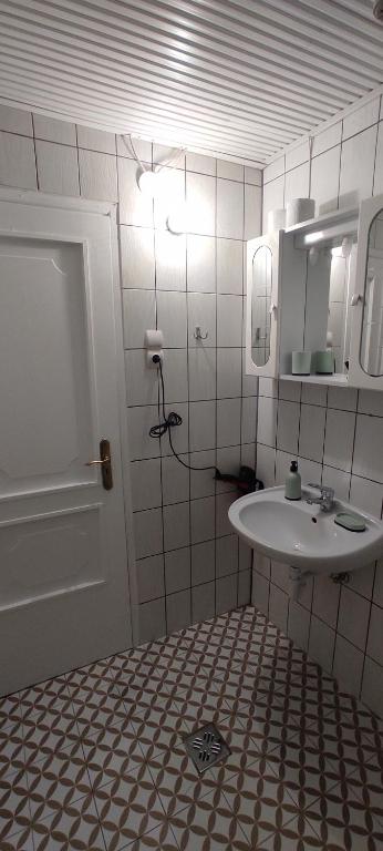 Vannituba majutusasutuses Timbi Vendégház