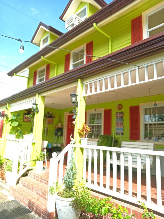 Fotografie z fotogalerie ubytování Madie's Place B&B with Private Pool in Santa Rosa, Laguna near Enchanted Kingdom v destinaci Santa Rosa
