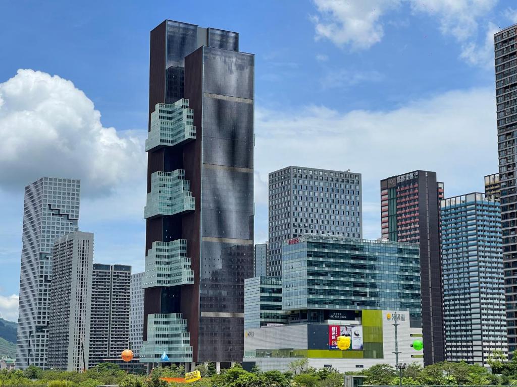 Shengang Executive Apartments -Shenzhen Vanke Cloud City Branch - Housity