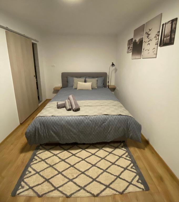 Postel nebo postele na pokoji v ubytování Greg's Rooms
