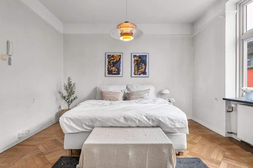 Katil atau katil-katil dalam bilik di Expansive Charm: Cozy 150sqm Retreat in Bergen