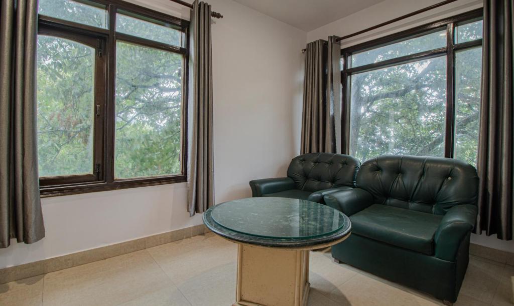 Istumisnurk majutusasutuses Itsy Hotels Peak View, 300 Mts From Mall Road