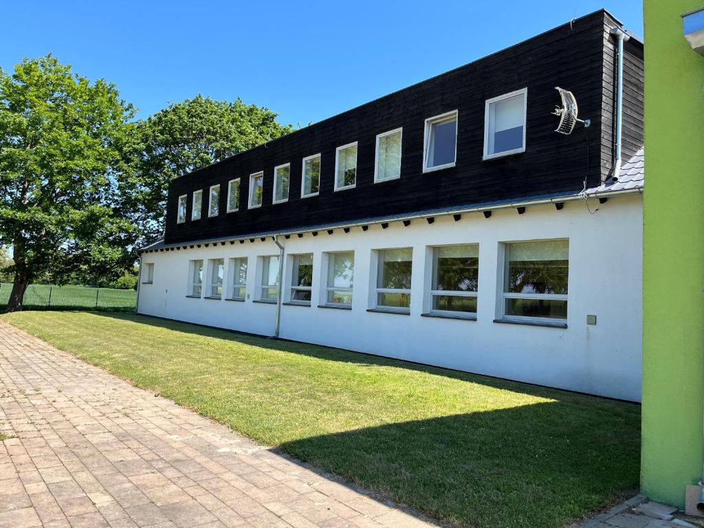 Ośrodek konferencyjno-wypoczynkowy, Chojna (updated prices 2026)