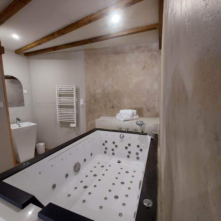 Manoir Les Cèdres - Tweepersoonskamer Met Spa -bad