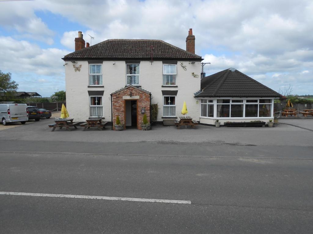 Fox and Hounds Country Inn in Willingham, Lincolnshire, England