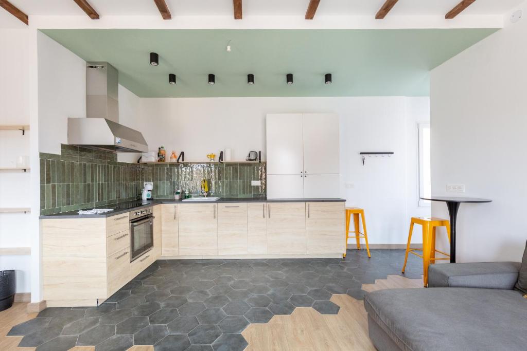 Kuchyň nebo kuchyňský kout v ubytování SB2 - Apartamento moderno 2 dormitorios, 4º sin ascensor, muy céntrico