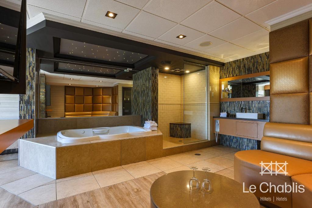 Fotografie z fotogalerie ubytování Hotel Le Chablis Cadillac v Montrealu