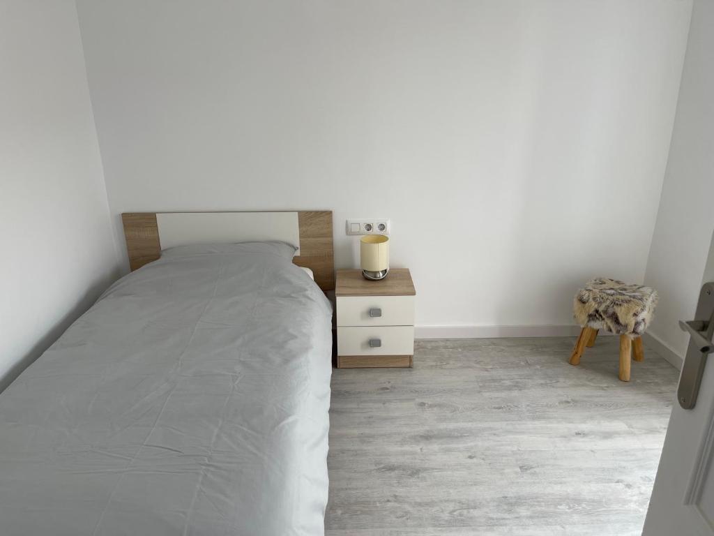 Old Town Oliva Guest Apartment - Three-Bedroom Apartment