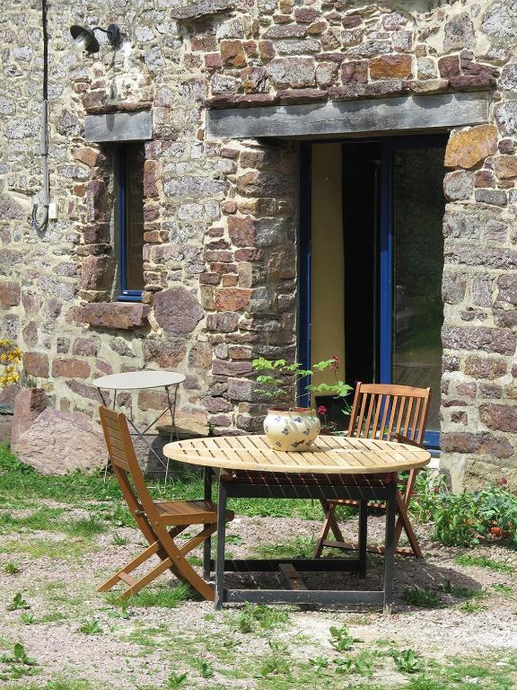 Fotografia z galérie ubytovania LES CHAMBRES AUX LOUPS en Brocéliande v destinácii Iffendic