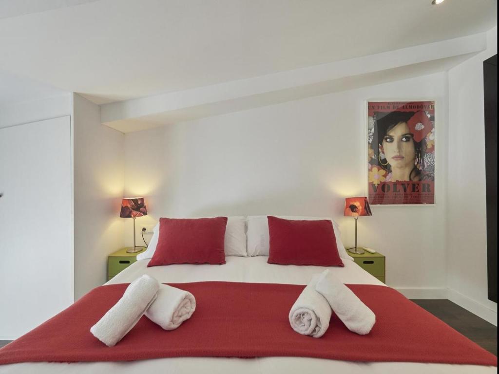 Posteľ alebo postele v izbe v ubytovaní Loft Miro Apart Barcelona