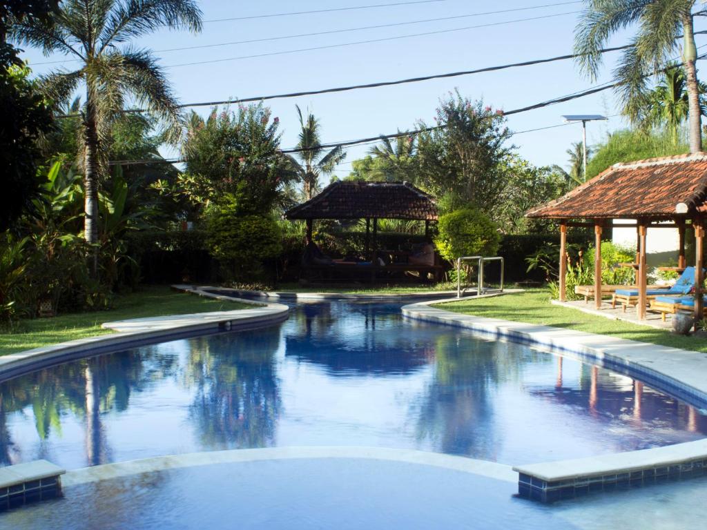 Swimmingpoolen hos eller tæt på Sunset Villa