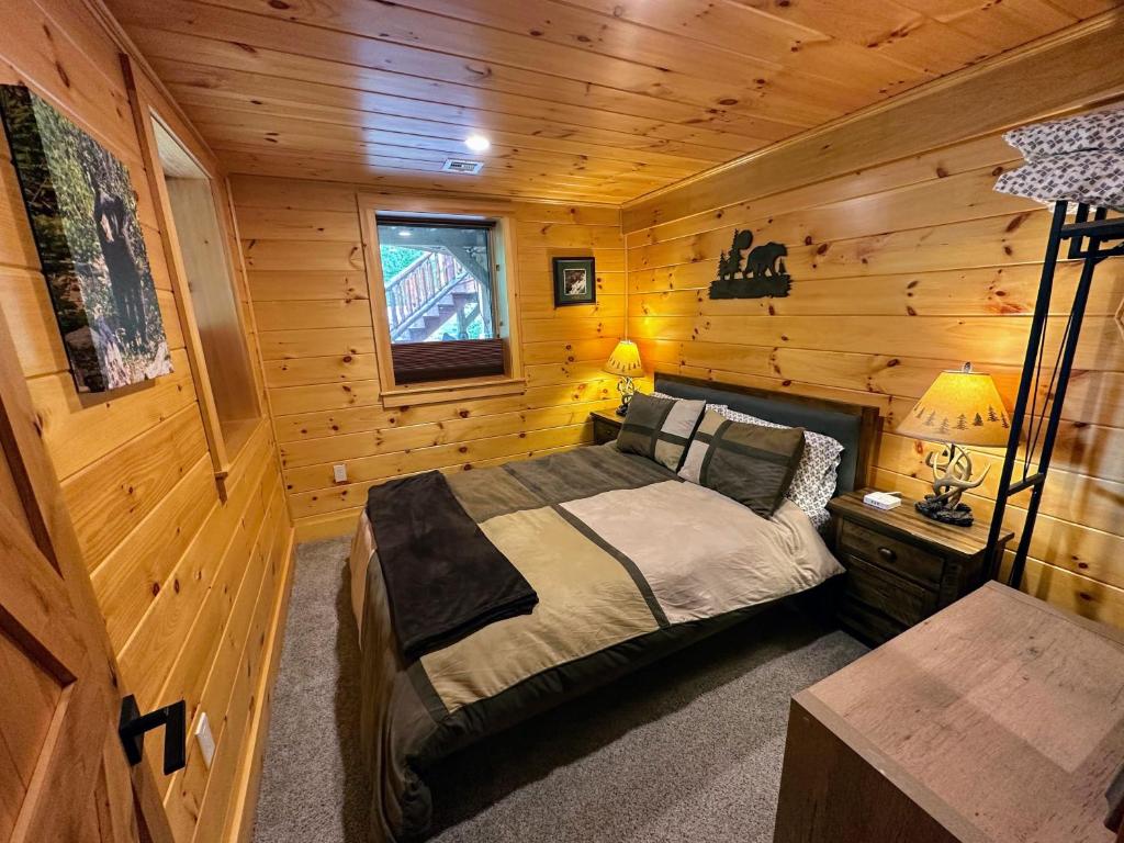 WML stunning log home in Bretton Woods, AC, 2-person Jacuzzi, indoor and  outdoor fireplaces, & more!, Μπρέτον Γουντς – Ενημερωμένες τιμές για το 2024