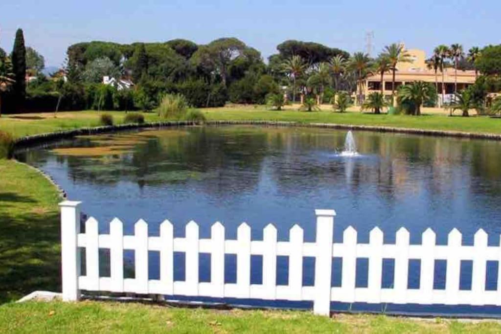 Zdjęcie z galerii obiektu Fantástica Villa-Guadacorte w mieście Los Barrios