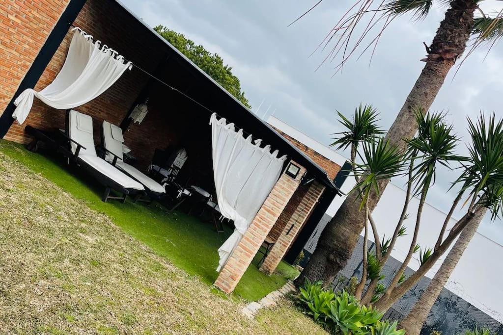Zdjęcie z galerii obiektu Fantástica Villa-Guadacorte w mieście Los Barrios