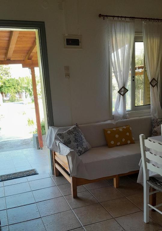 A seating area at Gorjelina `s House