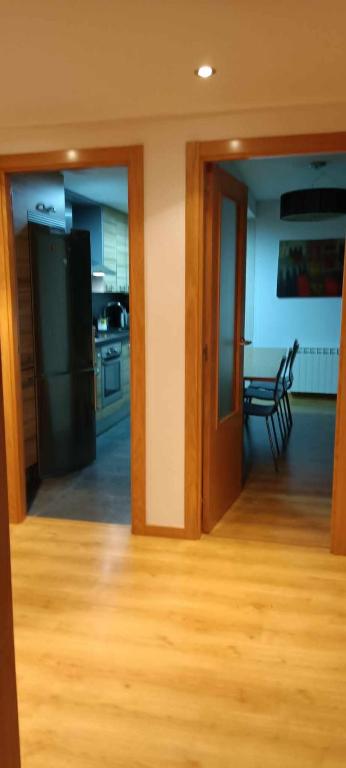 Kuchyň nebo kuchyňský kout v ubytování Apartamento Argualas V WOWRURAL