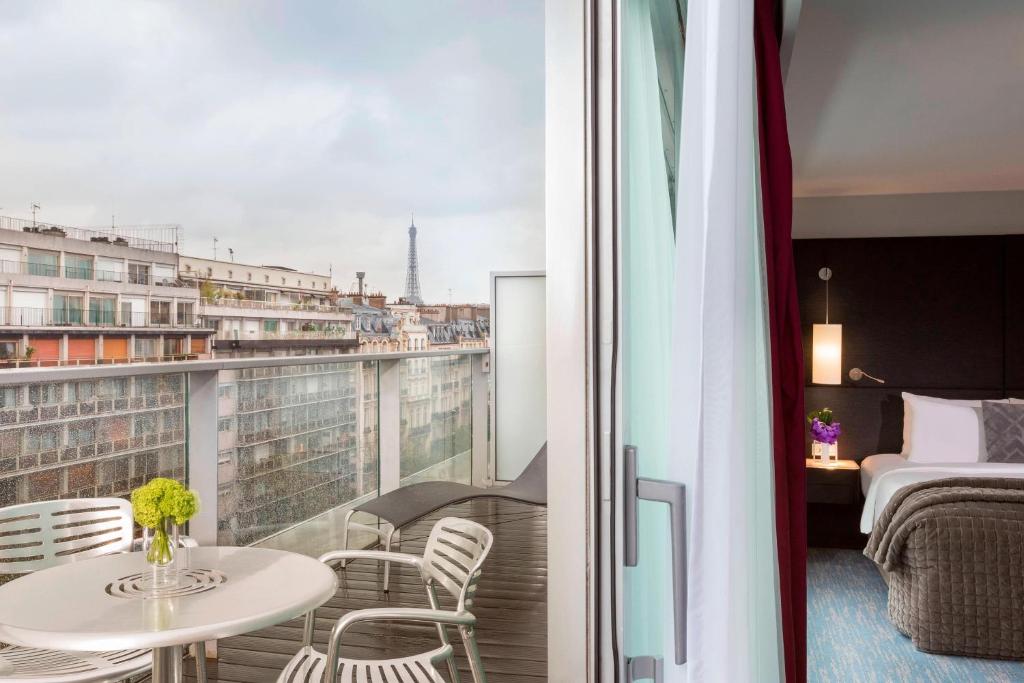 Renaissance Paris Arc de Triomphe Hotel - Resim 17