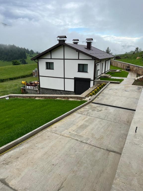 Вила ИГЛИКА - Villa