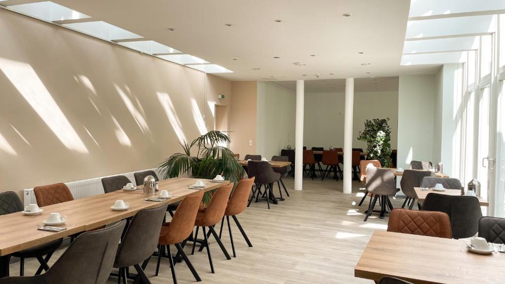 Posezení v ubytování DORMERO Hotel Bargenturm Lüneburg