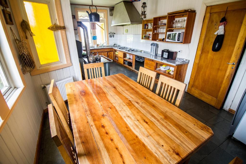 Kuchyň nebo kuchyňský kout v ubytování 13 Lunas Hostel