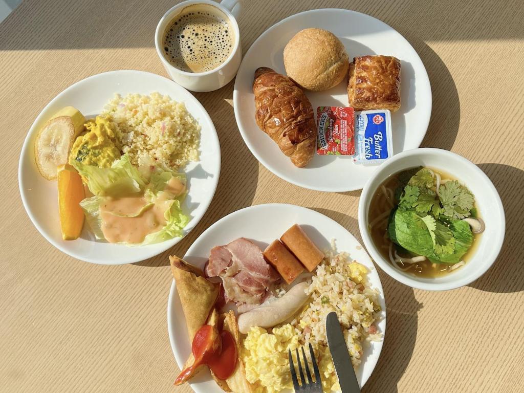 Comida no hotel ou em algum lugar perto