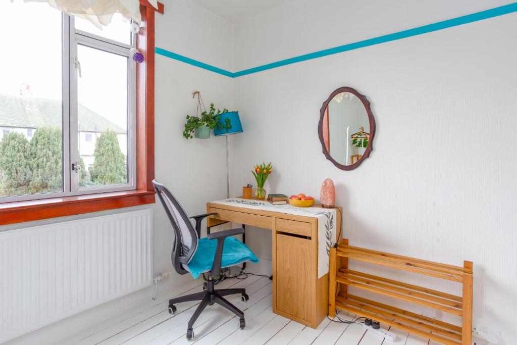 Fotografie z fotogalerie ubytování Bright & Spacious Double Room with Garden View- Close to Airport & City Centre v destinaci Edinburgh