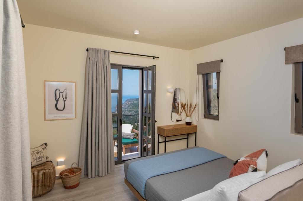 Postel nebo postele na pokoji v ubytování J&C Luxury Villa
