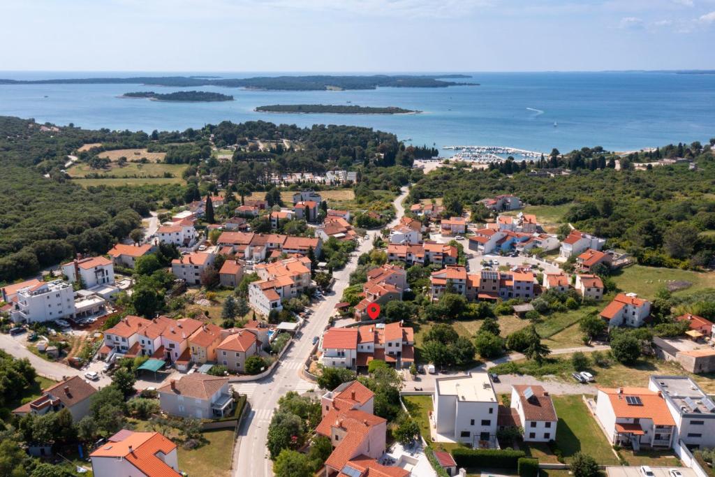 Apartments Lora 2