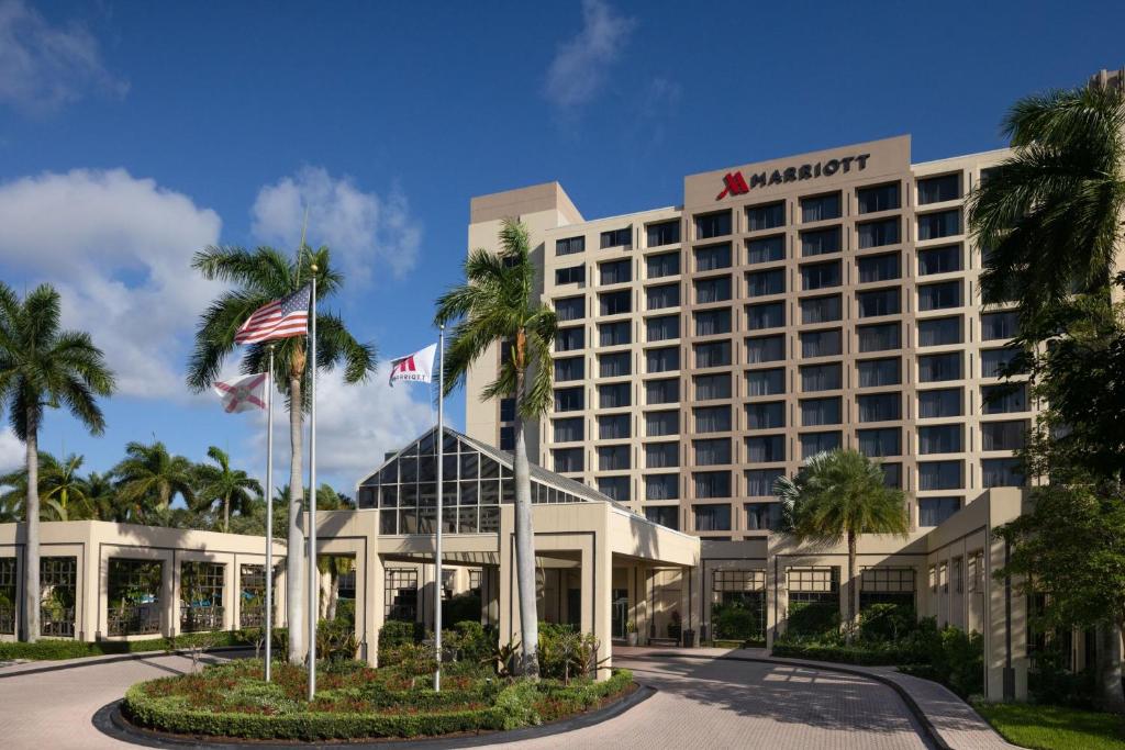 BOCA RATON MARRIOTT AT BOCA CENTER - Boca Raton FL 5150 Town