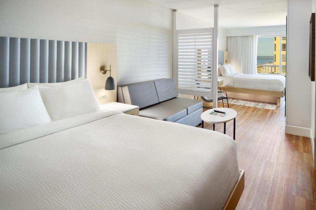 SpringHill Suites by Marriott Pensacola Beach - 